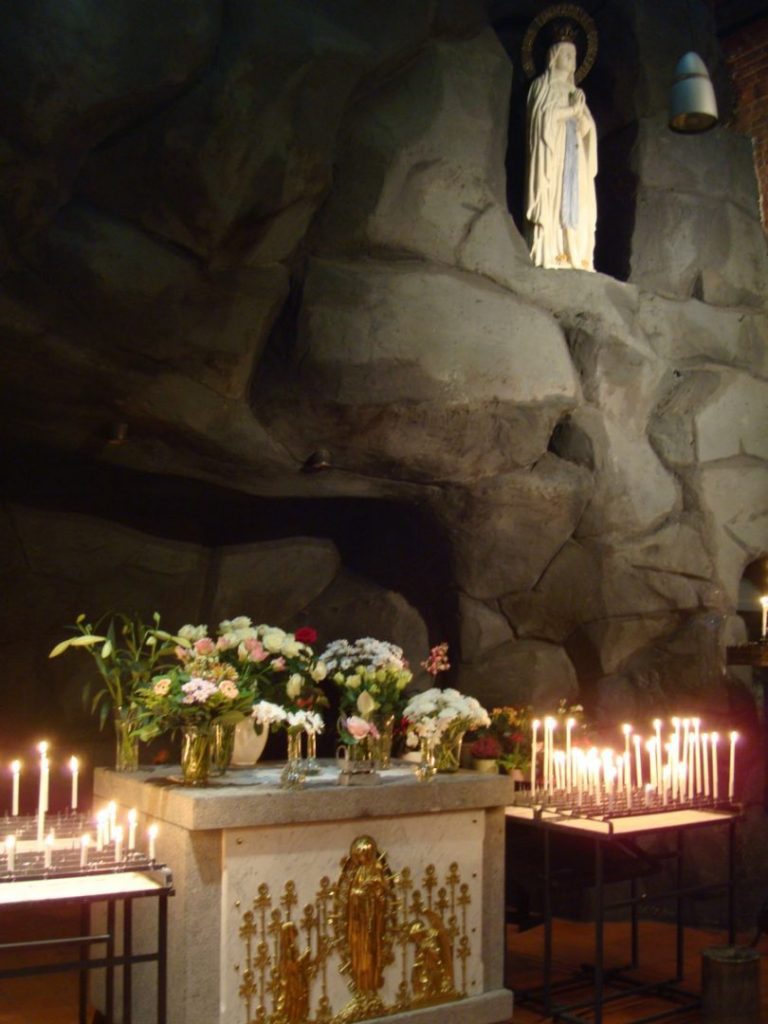 Lourdeskapel interieur